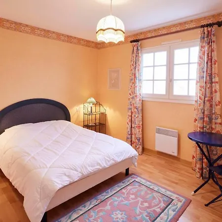 Semesterbostad Maison Les Ecus